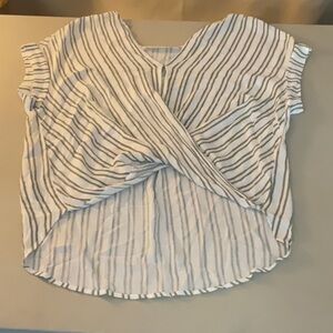 EUC woman’s fourteen&9th crop top shirt